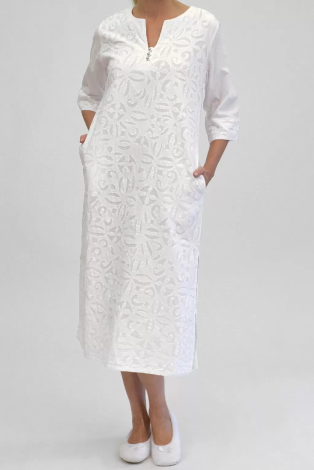 La Cera™ La Cera Bell Sleeve Applique Caftan