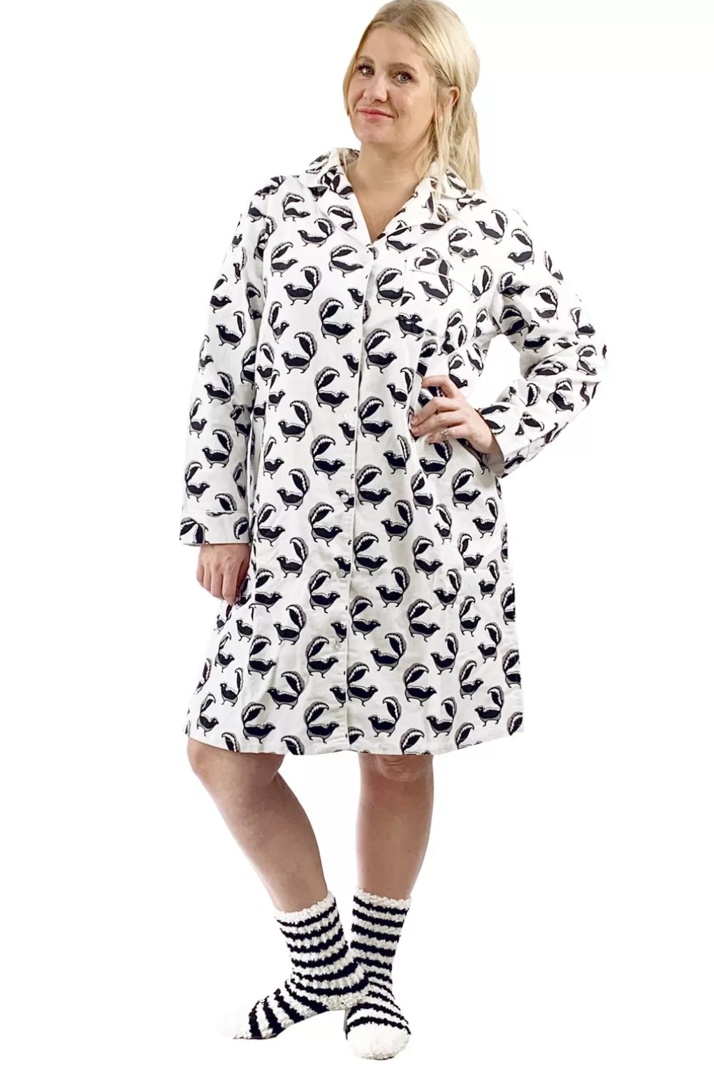 La Cera™ Plus Size Whimsical Skunk Flannel Night Shirt