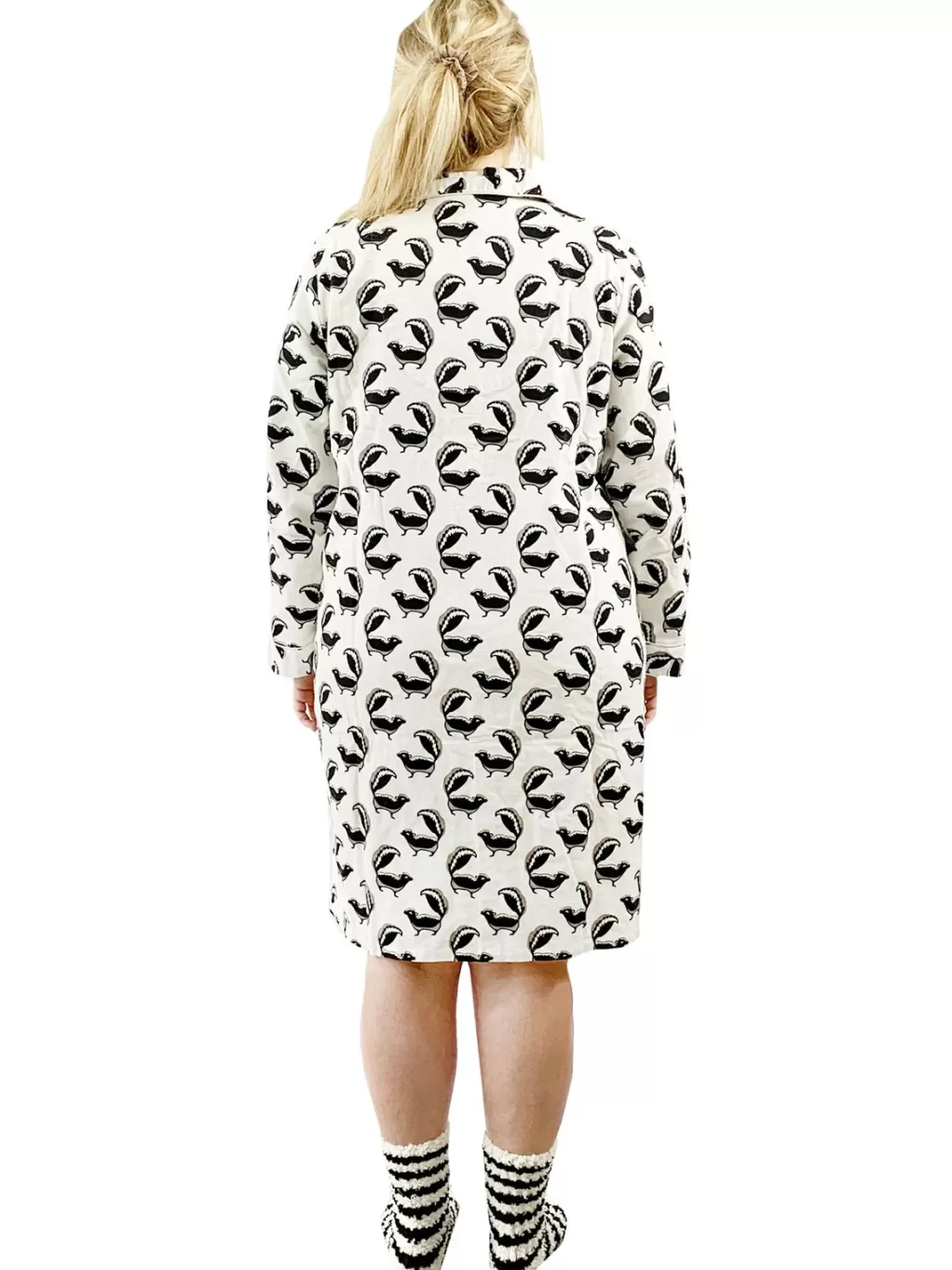La Cera™ Plus Size Whimsical Skunk Flannel Night Shirt